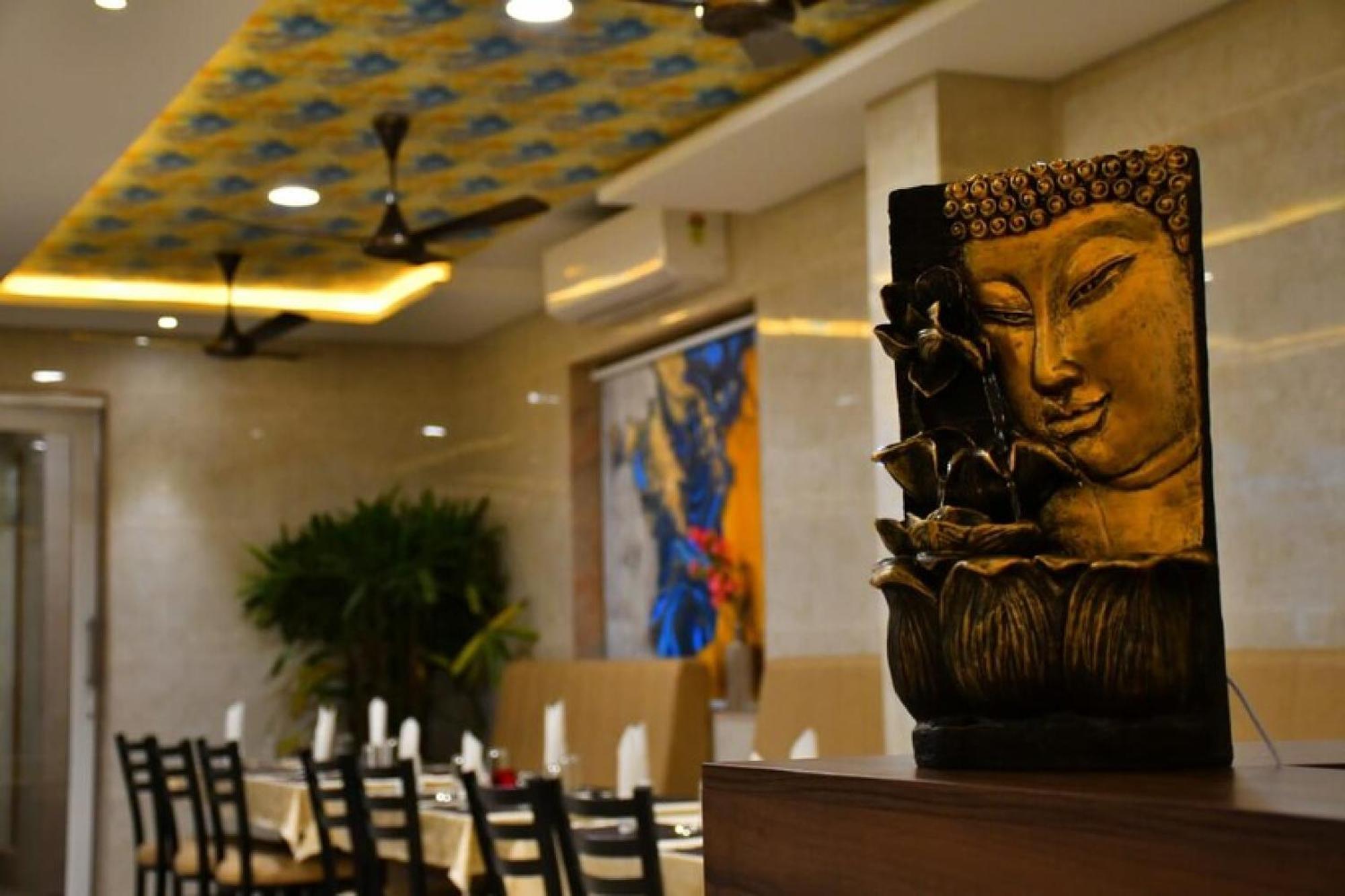 Отель Residenza Adhikrishna Arcade Ироду Экстерьер фото